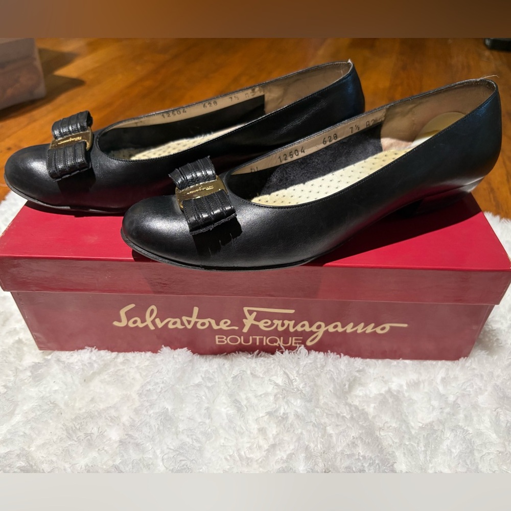 Vtg Salvatore Ferragamo Women's Black Italian Leather Calf